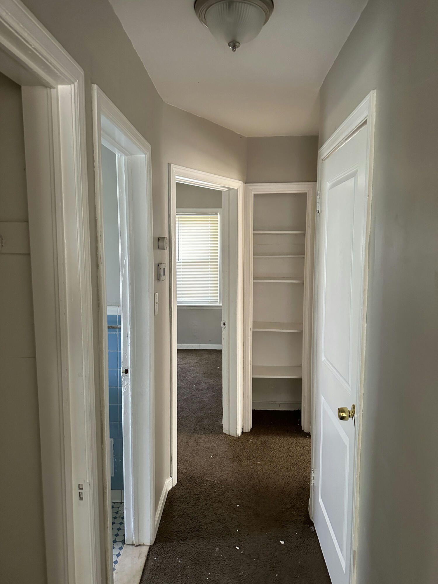 9608 Minock Street Detroit, MI 48228 - Photo 9 of 15 KnpDvwtWYu9Epv6rkXlfeRcT0g1v5Aq6cbOeH-qf