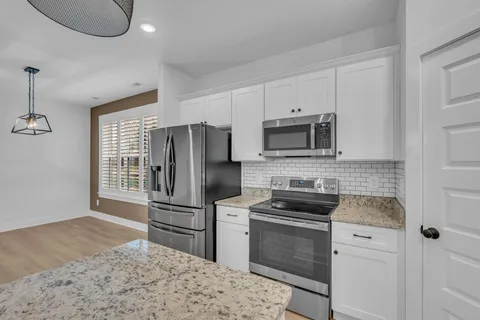 $469,900 | 700 Redwood Circle, Columbia, TN 38401