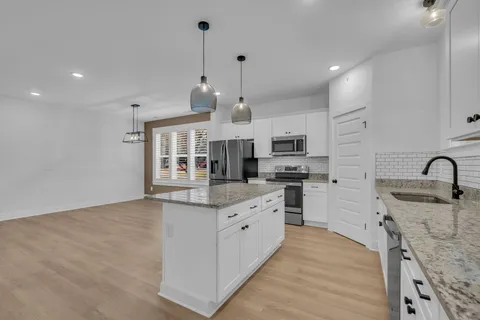 $469,900 | 700 Redwood Circle, Columbia, TN 38401