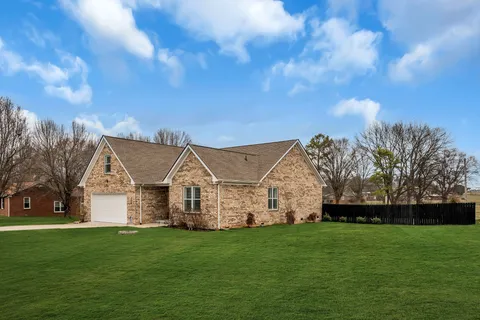 $469,900 | 700 Redwood Circle, Columbia, TN 38401