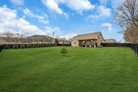 $469,900 | 700 Redwood Circle, Columbia, TN 38401