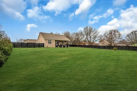 $469,900 | 700 Redwood Circle, Columbia, TN 38401