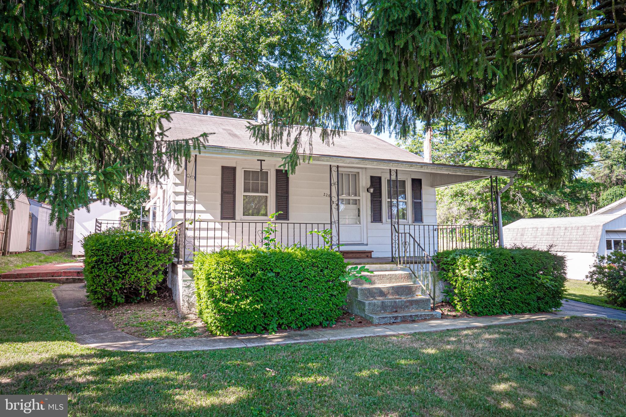 228 Pearl Street Pottstown, PA 19465 - Photo 2 of 43 Covered front porch