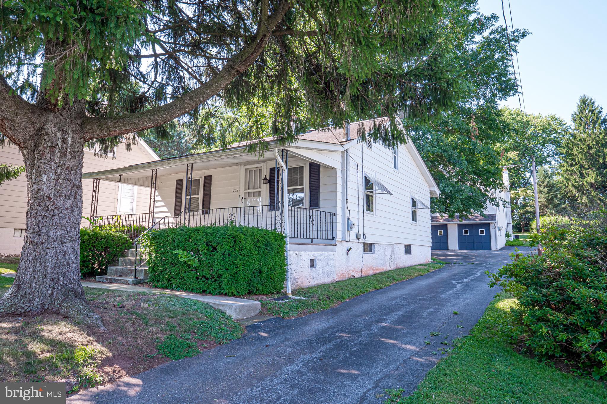228 Pearl Street Pottstown, PA 19465 - Photo 3 of 43 Detached 2 car garage with apartment above
