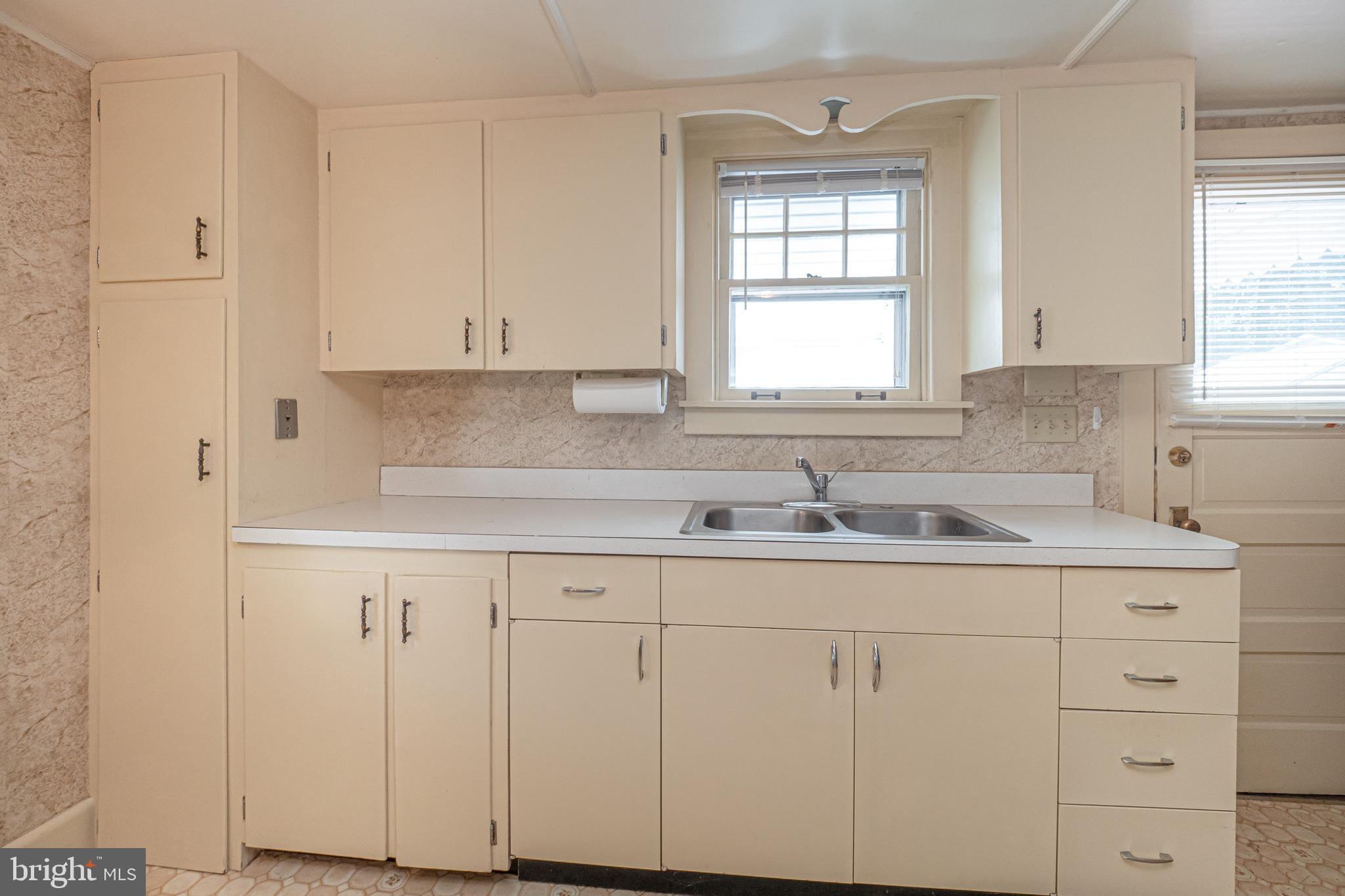 228 Pearl Street Pottstown, PA 19465 - Photo 8 of 43 Gallery Image 8