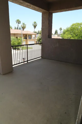 a view of empty room with window