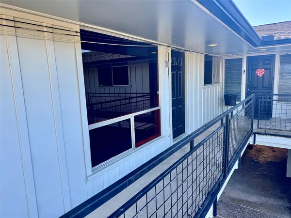 $1,250 | 2201 North Grand Boulevard, Unit 4, Pearland, TX 77581