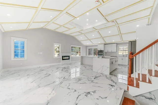 a view of a livingroom with furniture