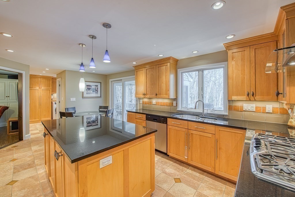 104 Brook Road Sharon, MA 02067 - Photo 4 of 36 Gallery Image 4