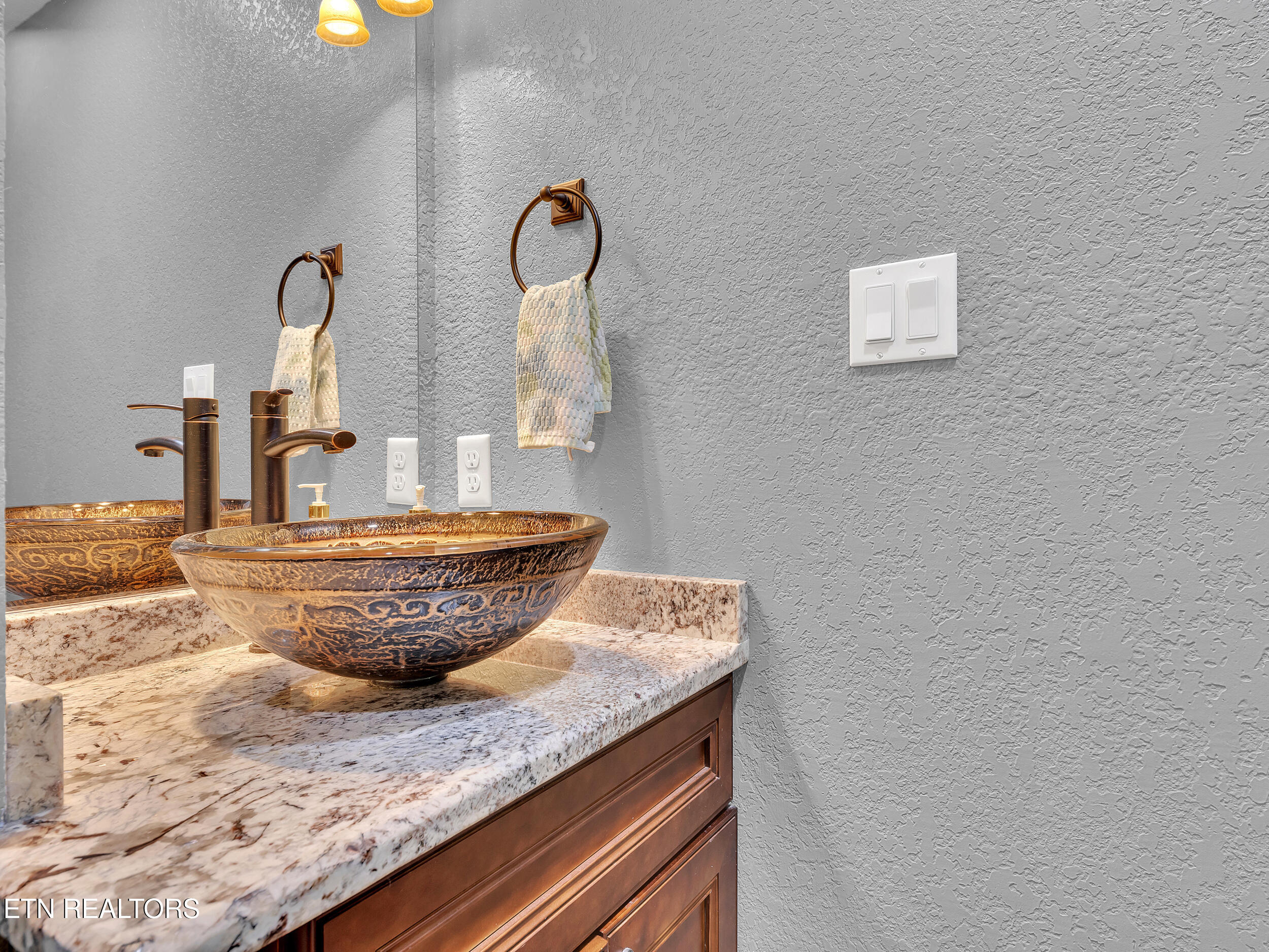 5728 Hickory Valley Road Heiskell, TN 37754 - Photo 28 of 60 Half bath in laundry area