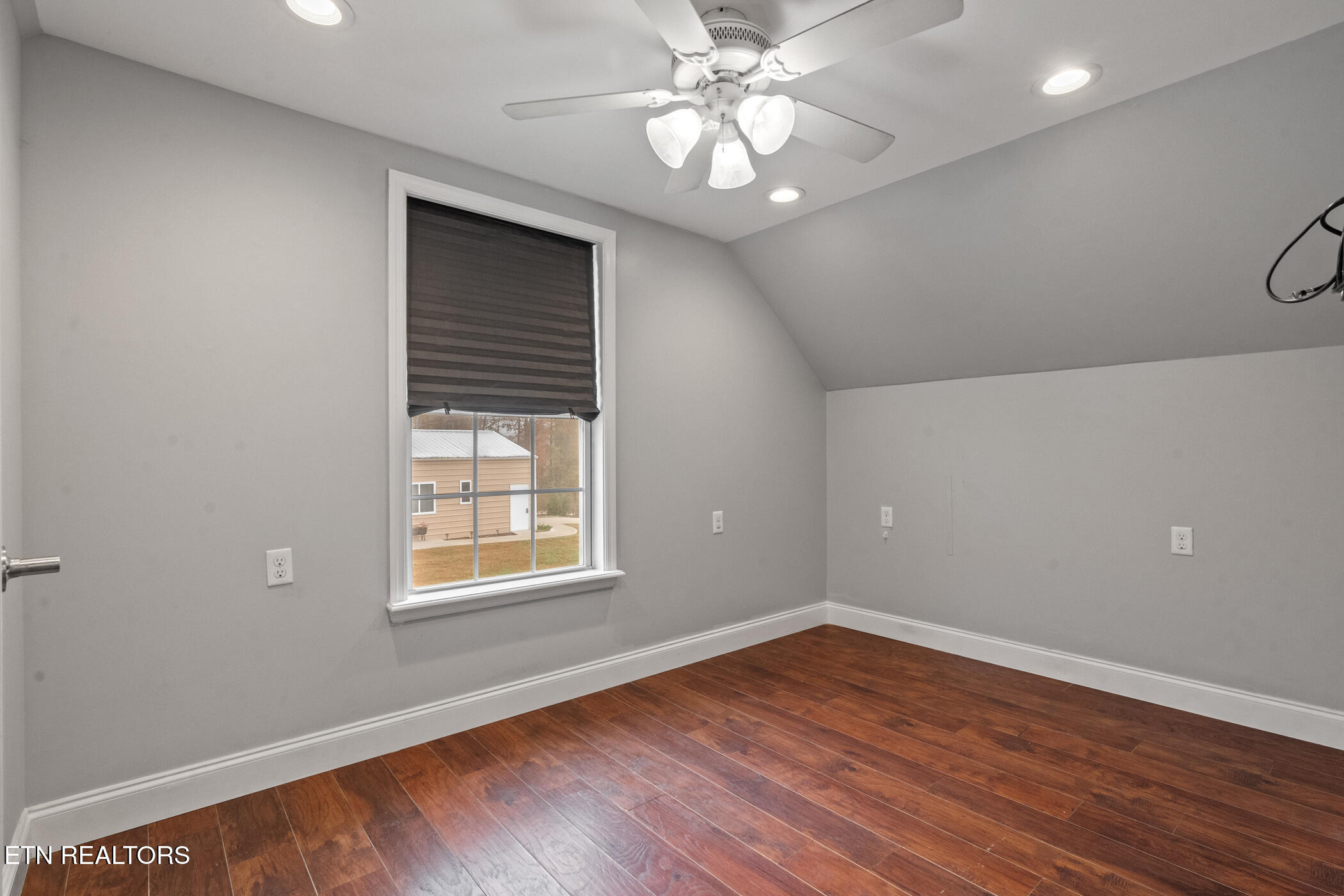 5728 Hickory Valley Road Heiskell, TN 37754 - Photo 37 of 60 GS - Flex Room with closets