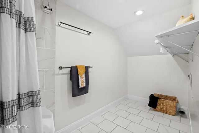 $650,000 | 5728 Hickory Valley Road, Heiskell, TN 37754