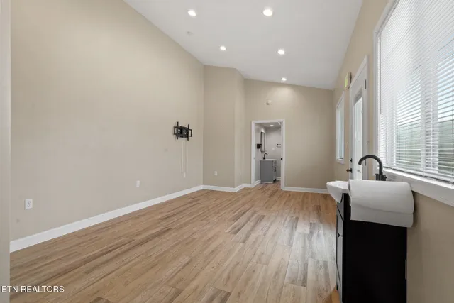 $650,000 | 5728 Hickory Valley Road, Heiskell, TN 37754