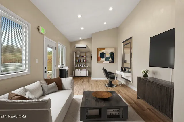 $650,000 | 5728 Hickory Valley Road, Heiskell, TN 37754