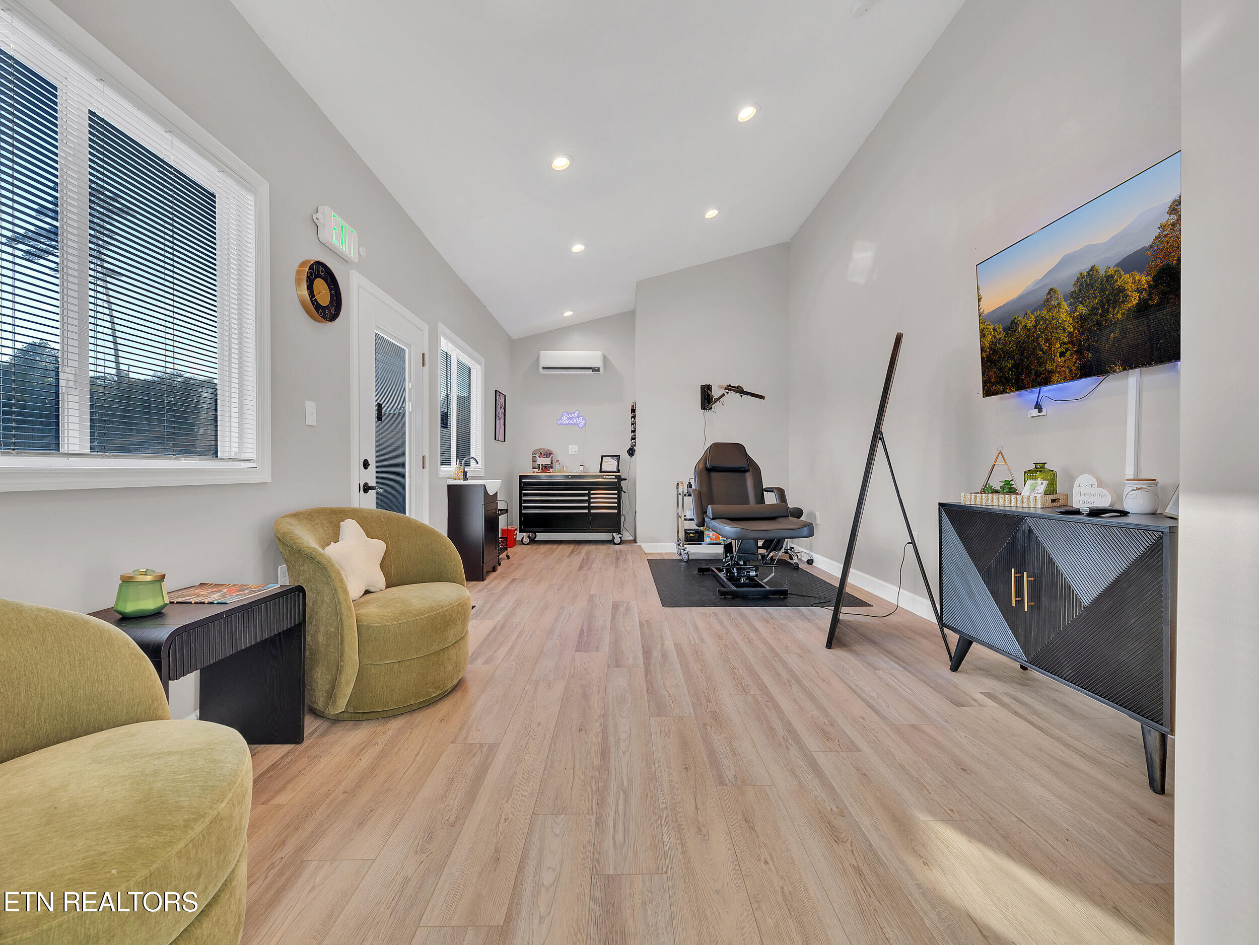 5728 Hickory Valley Road Heiskell, TN 37754 - Photo 44 of 57 Spacious studio