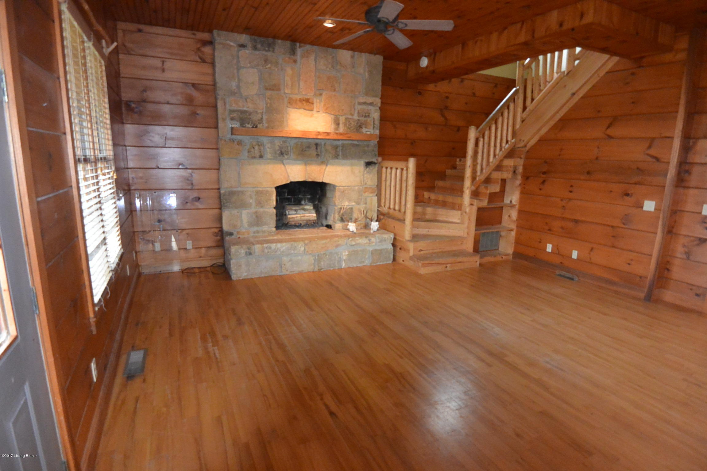 130 Chester Hahn Road Bloomfield, KY 40008 - Photo 9 of 31 Living Room (2)