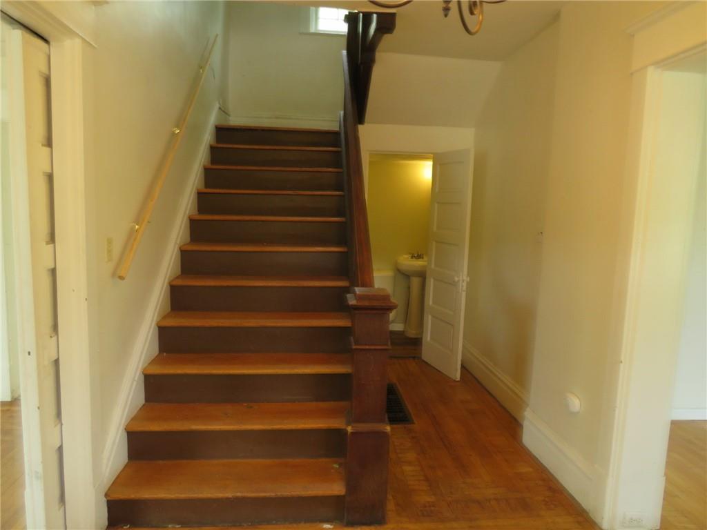 802 Howard Street Monongahela, PA 15063 - Photo 2 of 43 a view of entryway