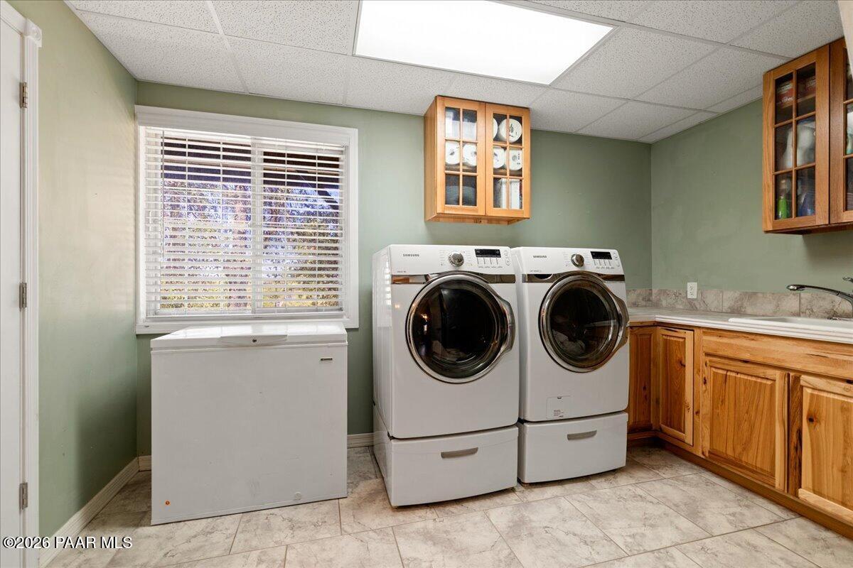 2040 Thumb Butte Road Prescott, AZ 86305 - Photo 24 of 38 Laundry