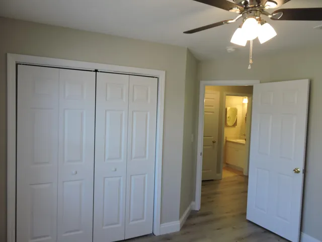 en view of an empty room with a window