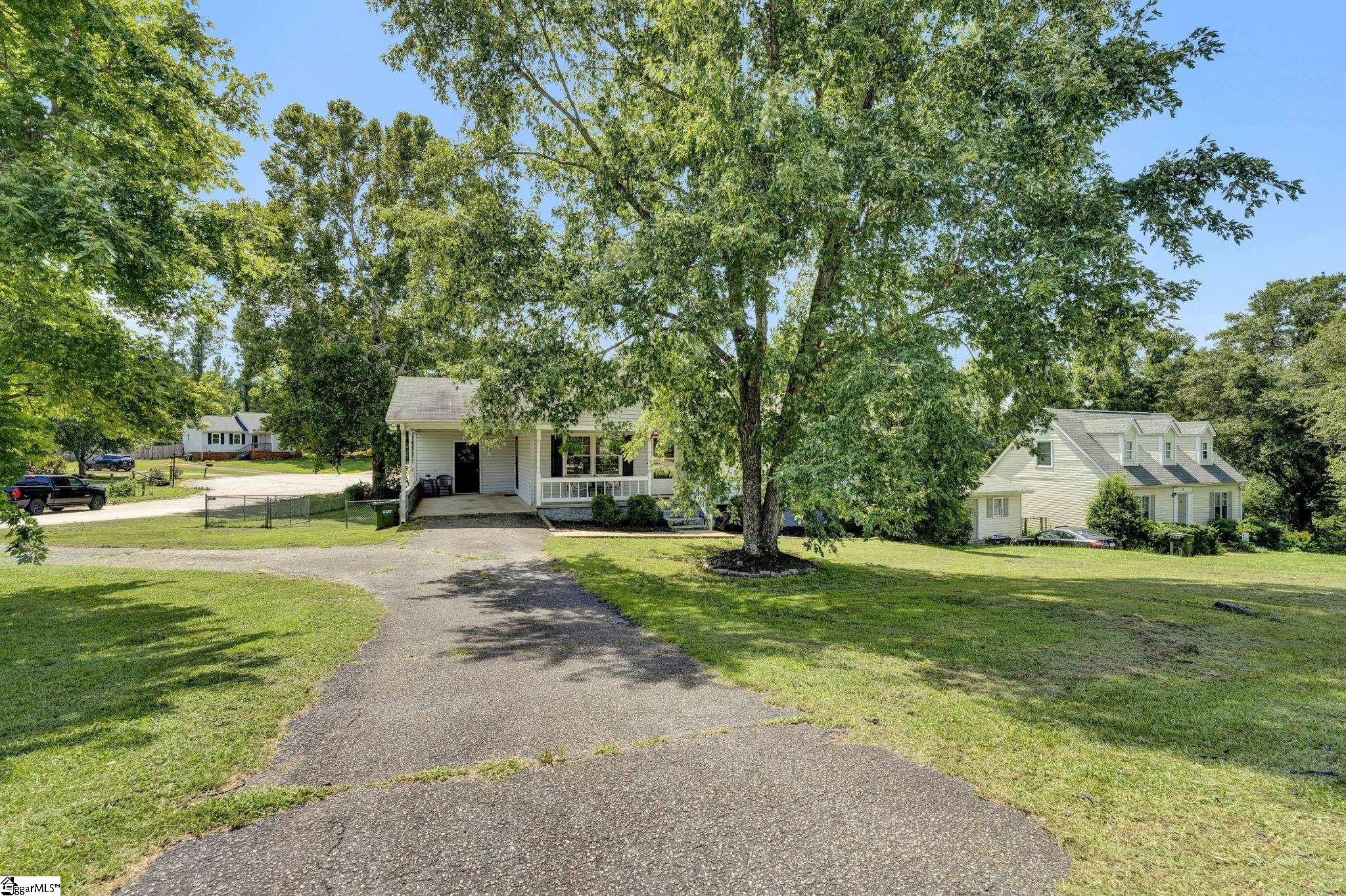 116 Maplewood Circle Greer, SC 29651 - Photo 3 of 29