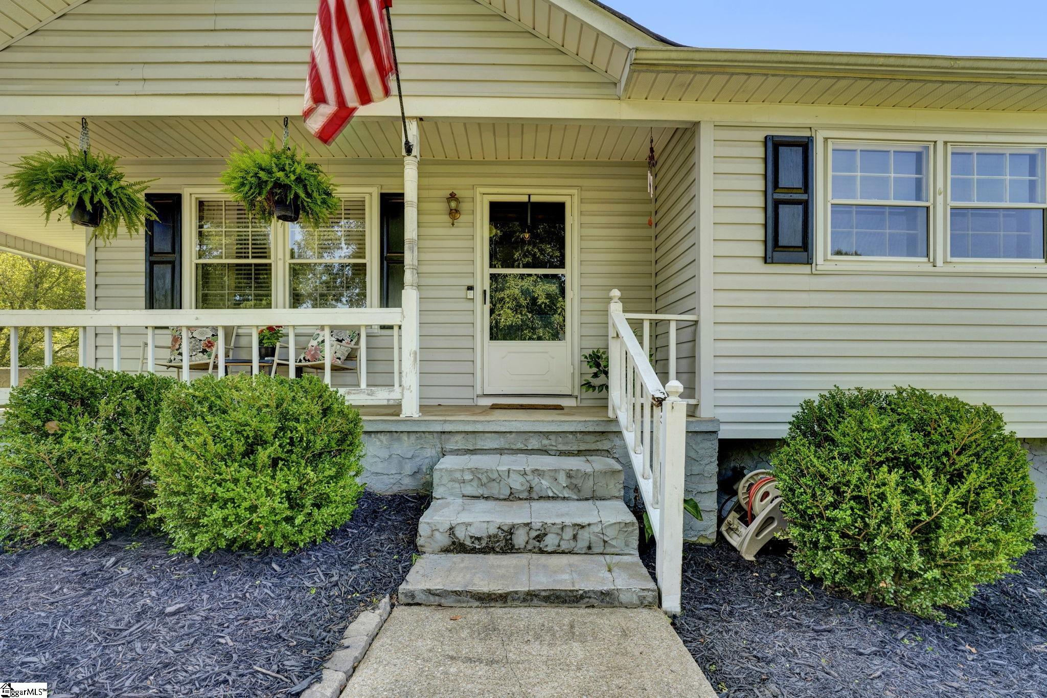 116 Maplewood Circle Greer, SC 29651 - Photo 4 of 29