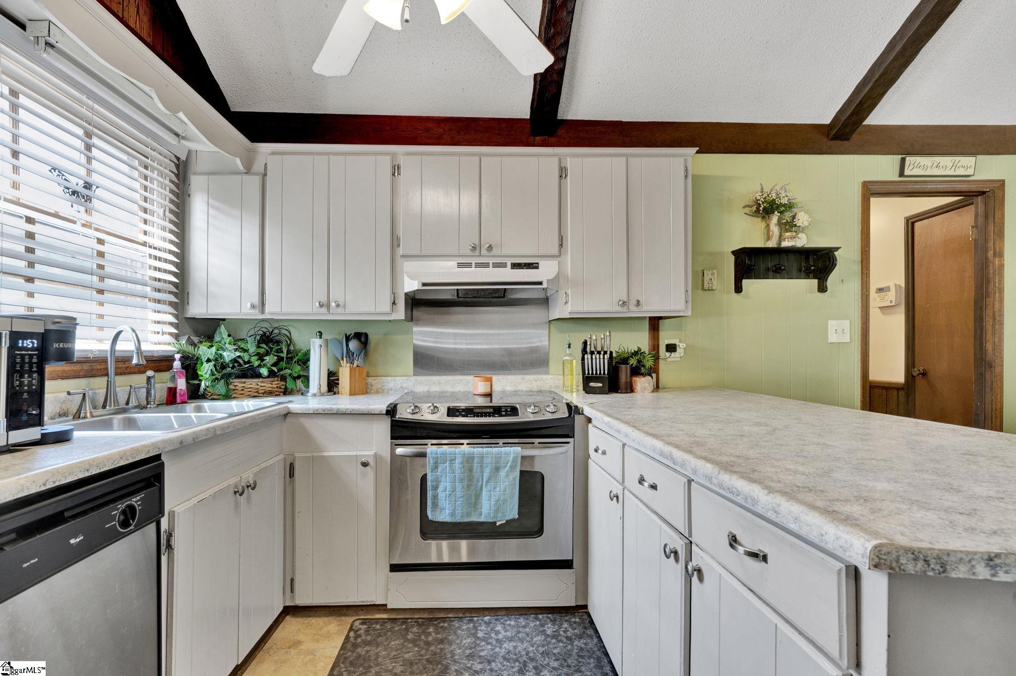 116 Maplewood Circle Greer, SC 29651 - Photo 9 of 29