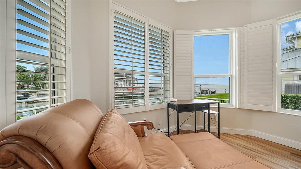 657 Halyard Lane Longboat Key, FL 34228 - Photo 12 of 33