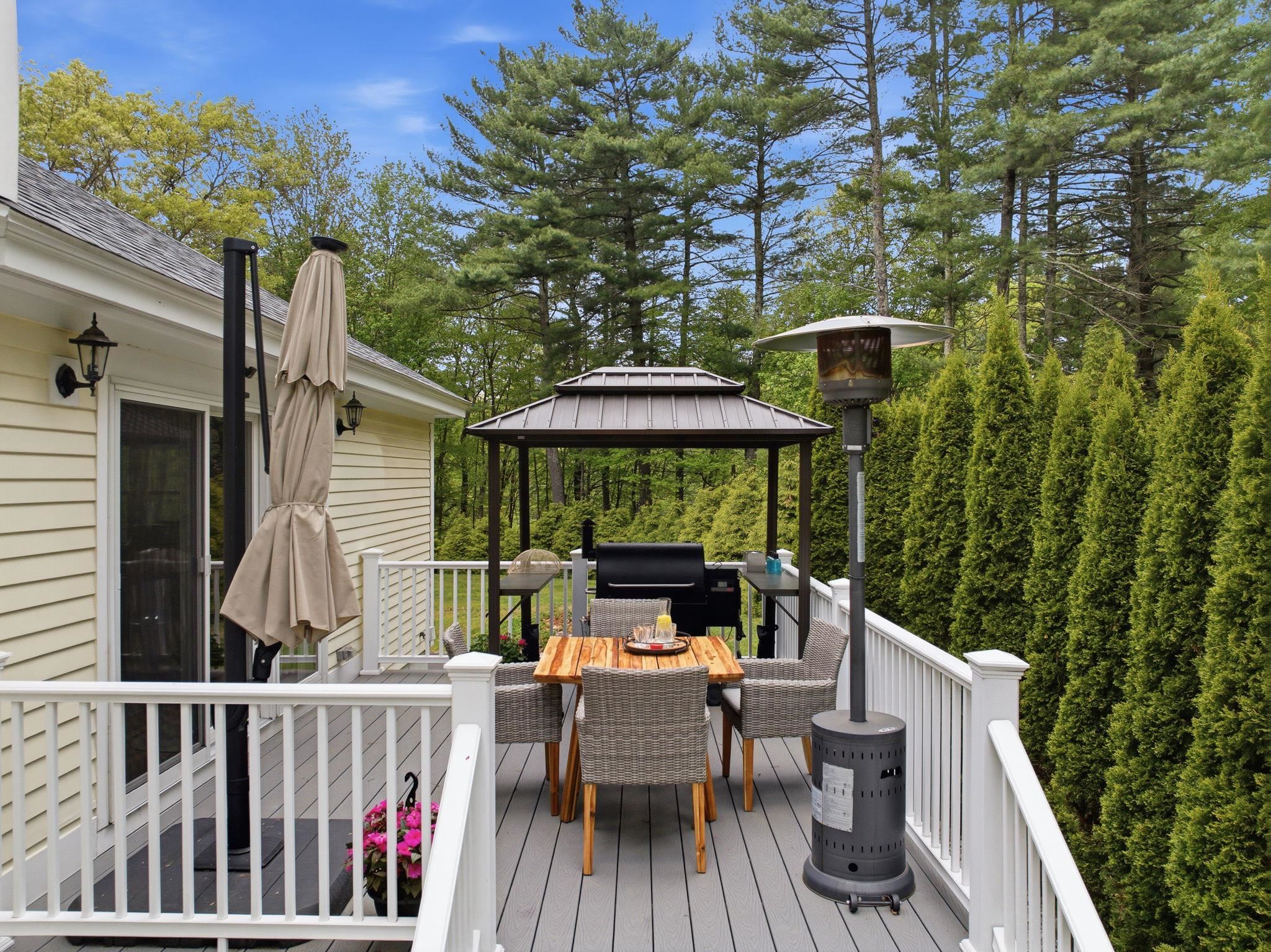 4 Hunters Road Bedford, NH 03110 - Photo 26 of 46
