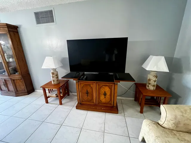 $1,600 | 2222 Northeast 1st Way, Unit 103, Boynton Beach, FL 33435