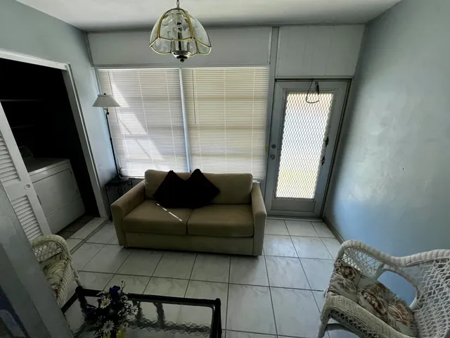 $1,600 | 2222 Northeast 1st Way, Unit 103, Boynton Beach, FL 33435