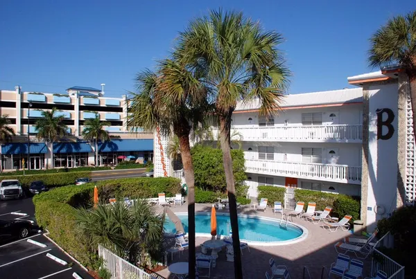 $2,500 | 120 Northeast 20th Avenue, Unit 12, Deerfield Beach, FL 33441