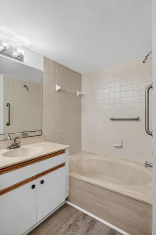 $469,000 | 102 Sea Oats Drive, Unit B, Juno Beach, FL 33408