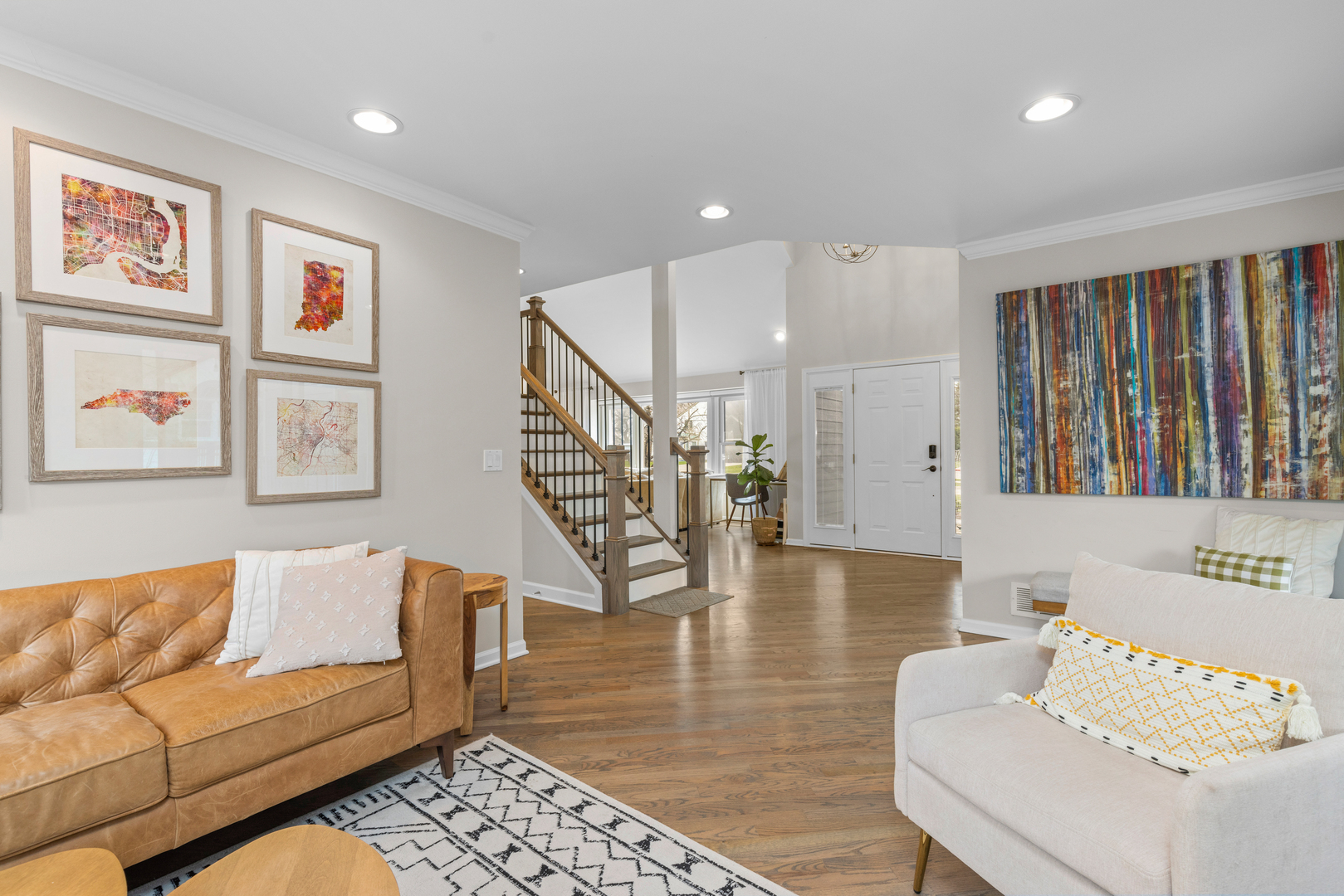 607 Raintree Road Buffalo Grove, IL 60089 - Photo 5 of 27 a living room with furniture and wooden floor