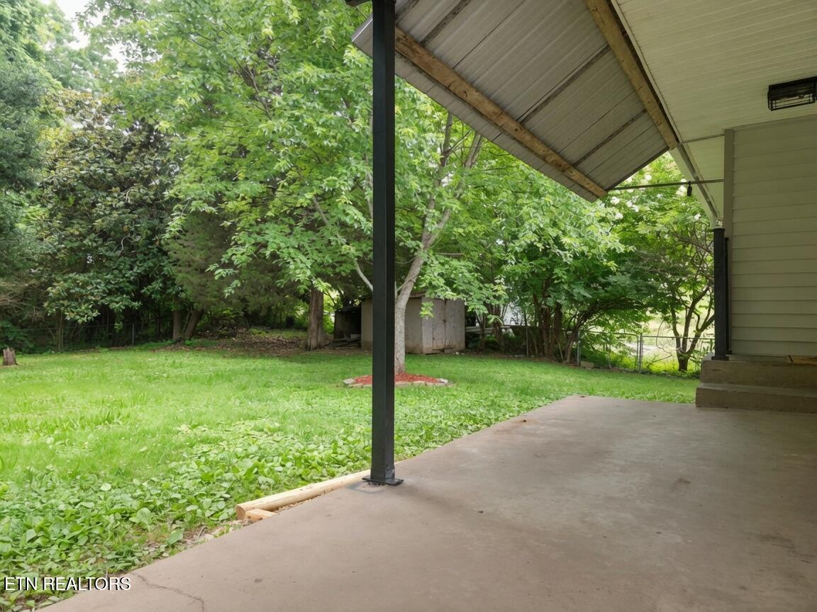 606 West Outer Drive Oak Ridge, TN 37830 - Photo 6 of 32 Covered Porch