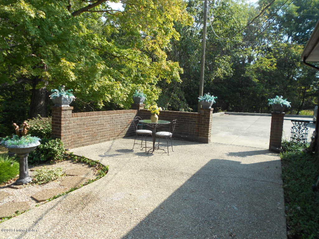 6604 Springfield Road Bardstown, KY 40004 - Photo 22 of 29 DSCN3845