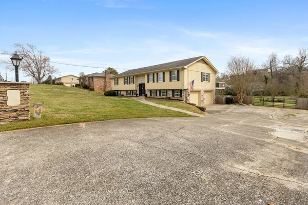 $415,000 | 2712 St Lawrence Road, Chattanooga, TN 37421