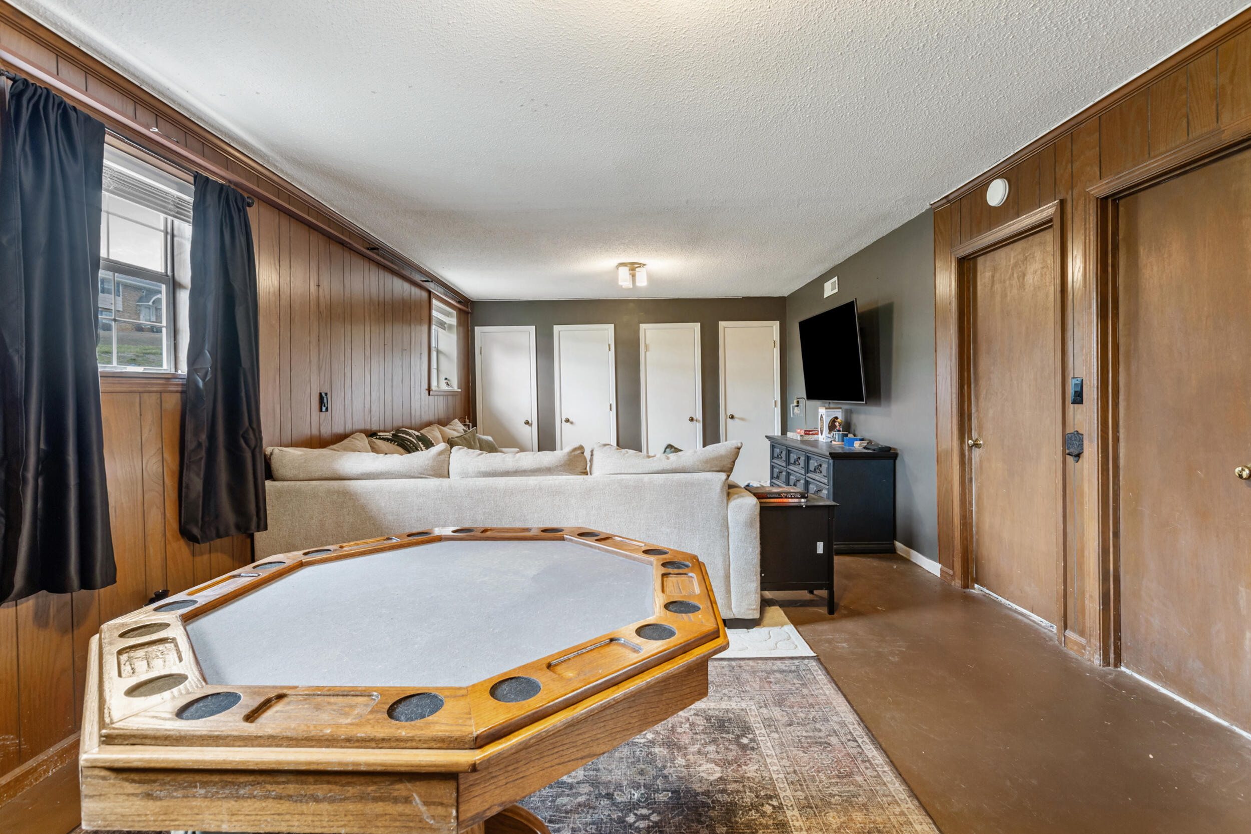 2712 St Lawrence Road Chattanooga, TN 37421 - Photo 30 of 50 Basement Living Room
