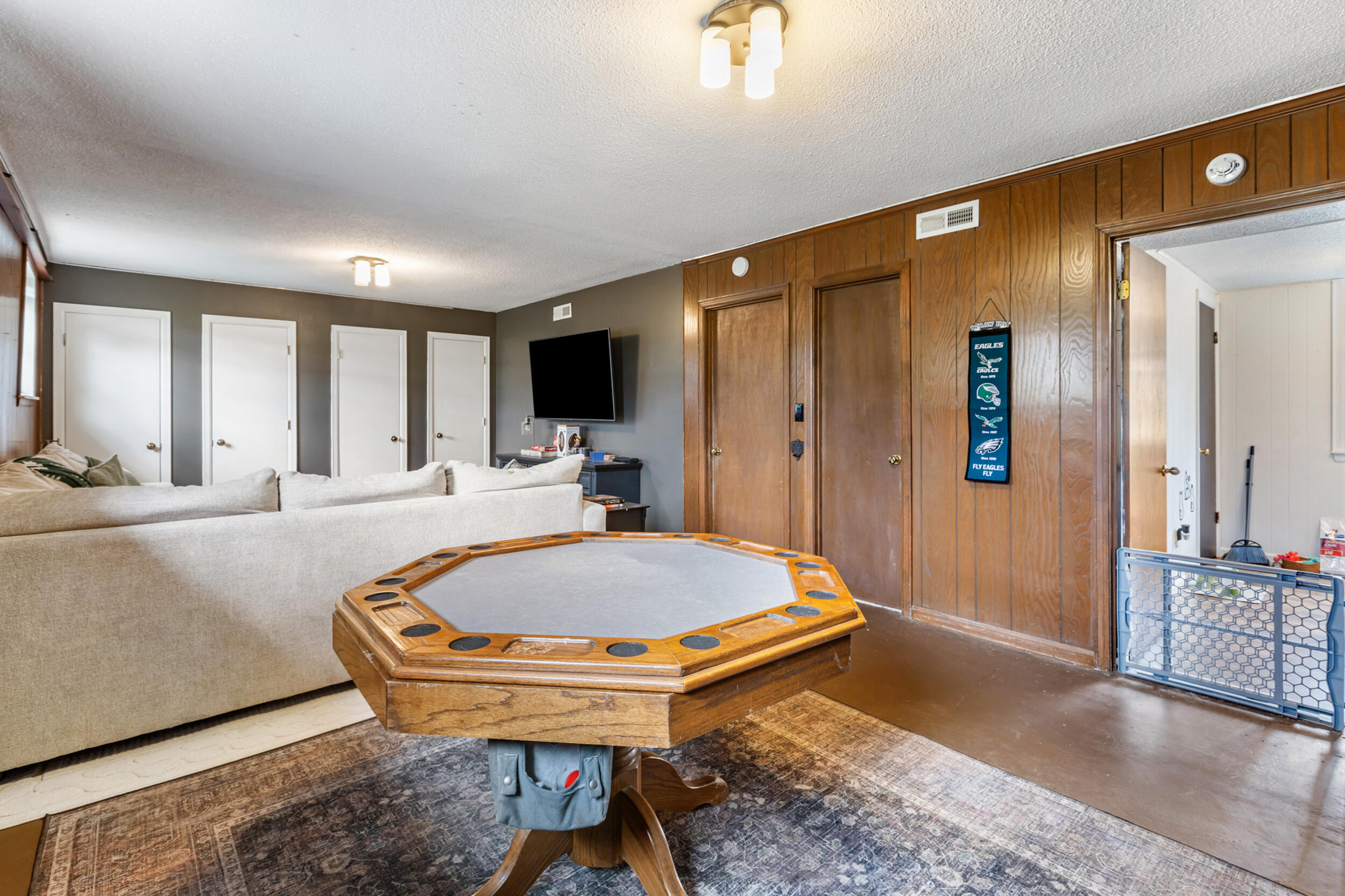 2712 St Lawrence Road Chattanooga, TN 37421 - Photo 31 of 50 Basement Living Room