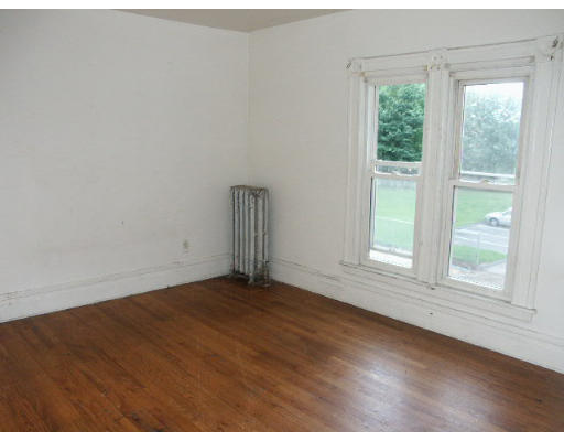 25-27 Armory Street Springfield, MA 01105 - Photo 4 of 6 Gallery Image 4