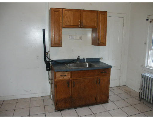 25-27 Armory Street Springfield, MA 01105 - Photo 5 of 6 Gallery Image 5