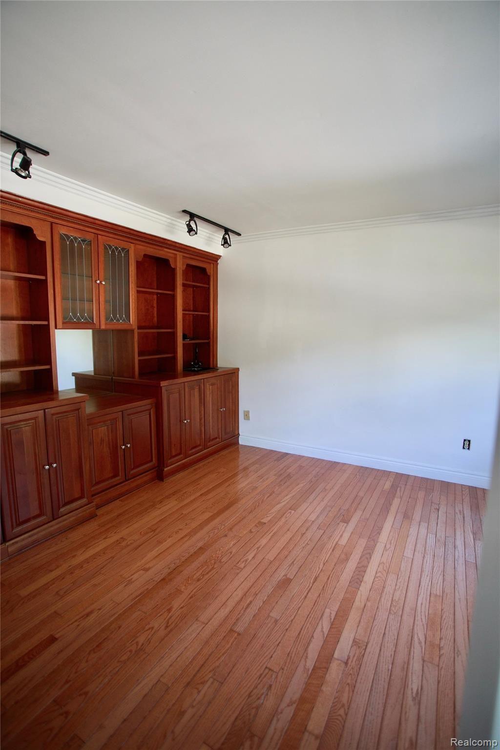 1357 Hathaway Rising Rochester, MI 48306 - Photo 10 of 25 IMG_6957.jpg