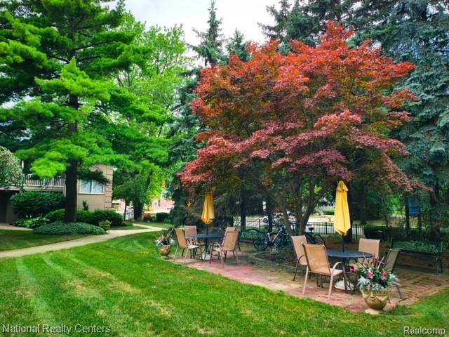 475 South Adams Road, Unit 19 Birmingham, MI 48009 - Photo 2 of 20 IMG_9570.JPG
