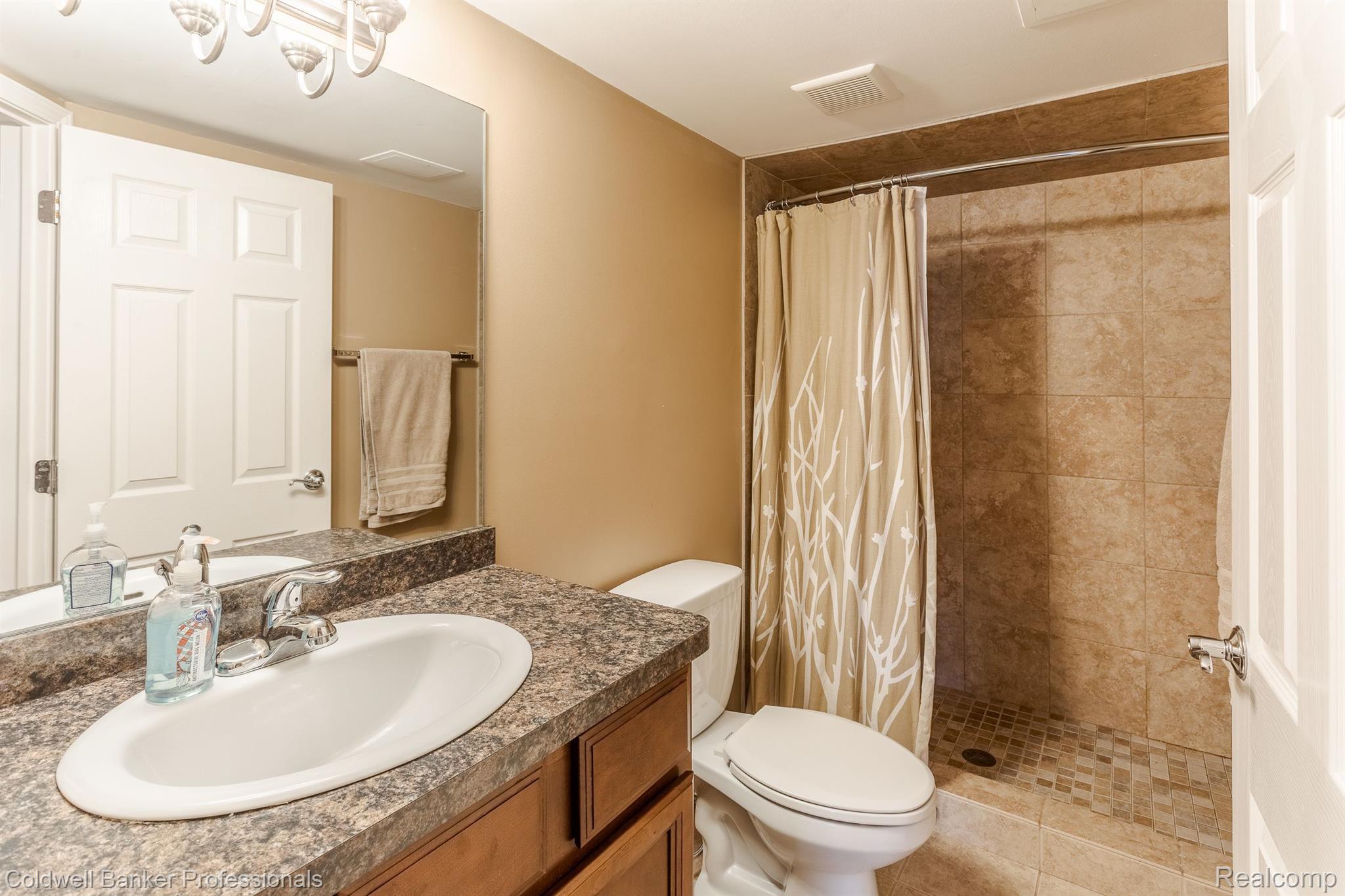 49760 Potomac Road Canton, MI 48188 - Photo 32 of 37 Gallery Image 32