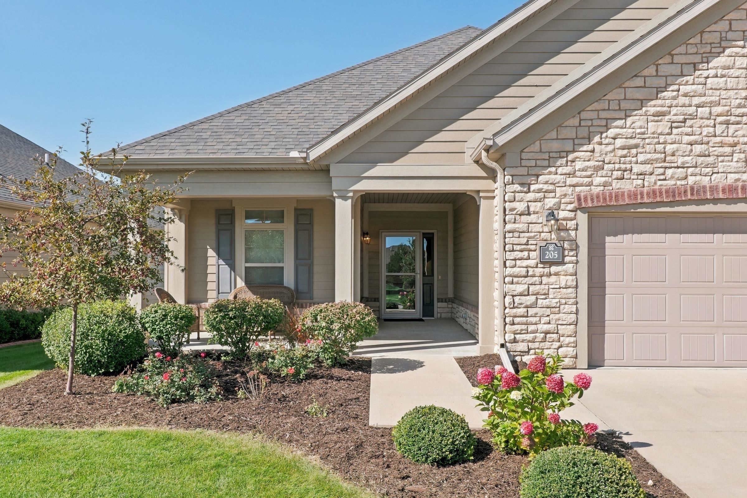 205 Bedford Road Green Bay, WI 54311 - Photo 2 of 87 Gallery Image 2