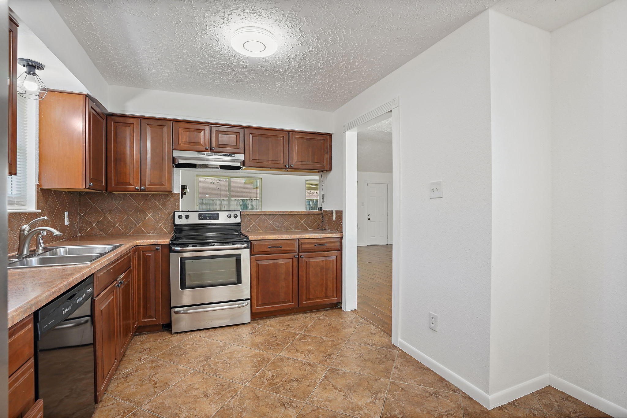 9731 Shell Rock Road La Porte, TX 77571 - Photo 9 of 22