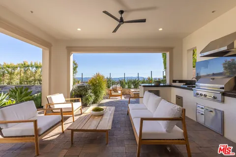 $2,975,000 | 20162 West Cromwell Way, Porter Ranch, CA 91326