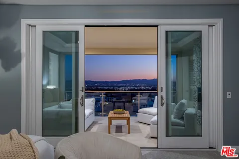 $2,975,000 | 20162 West Cromwell Way, Porter Ranch, CA 91326