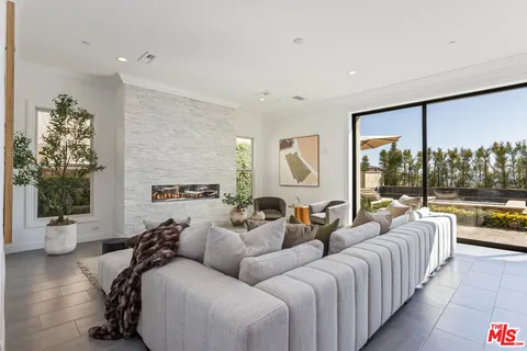 $2,975,000 | 20162 West Cromwell Way, Porter Ranch, CA 91326