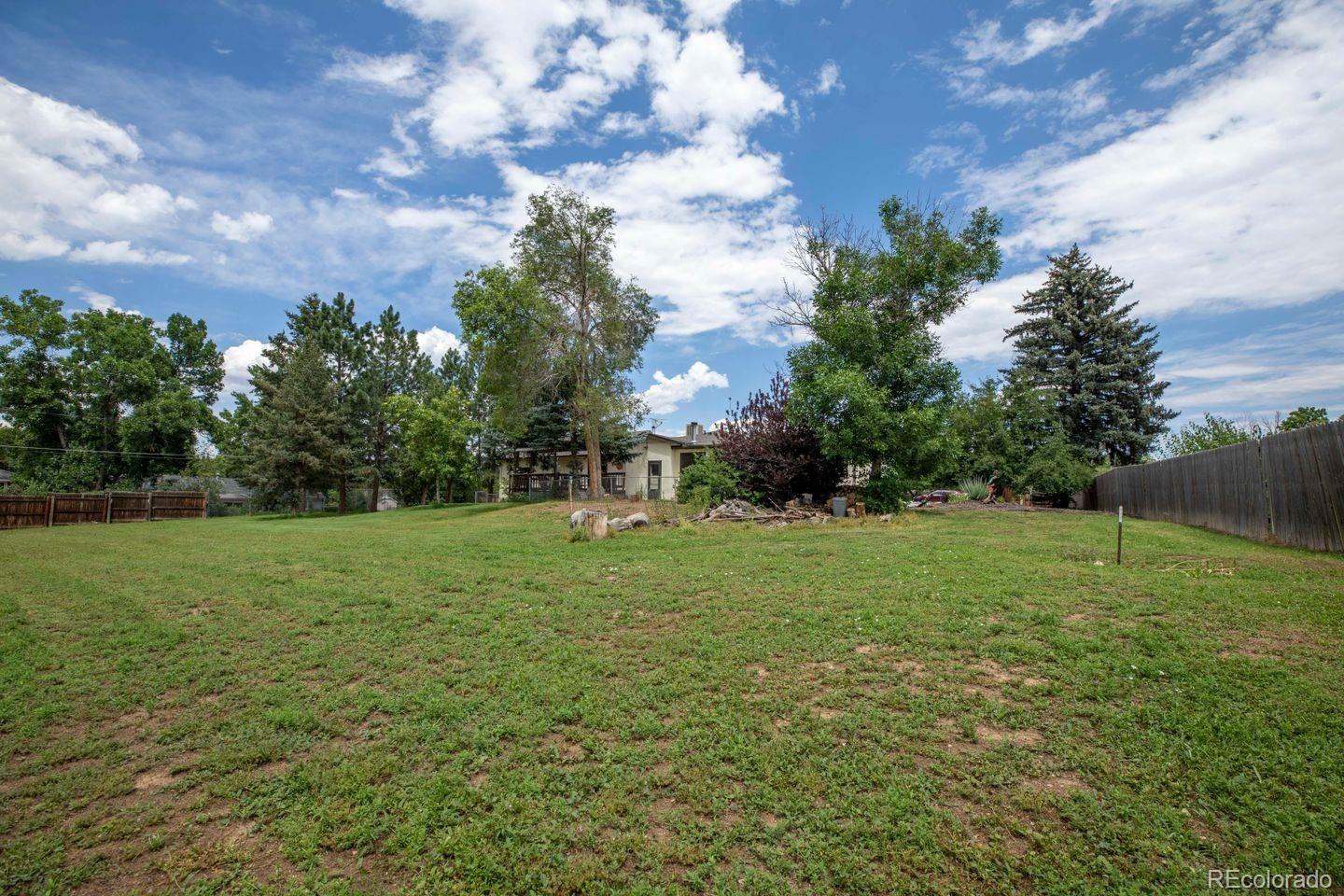 6101 South University Boulevard Centennial, CO 80121 - Photo 31 of 38 a view of outdoor space and yard