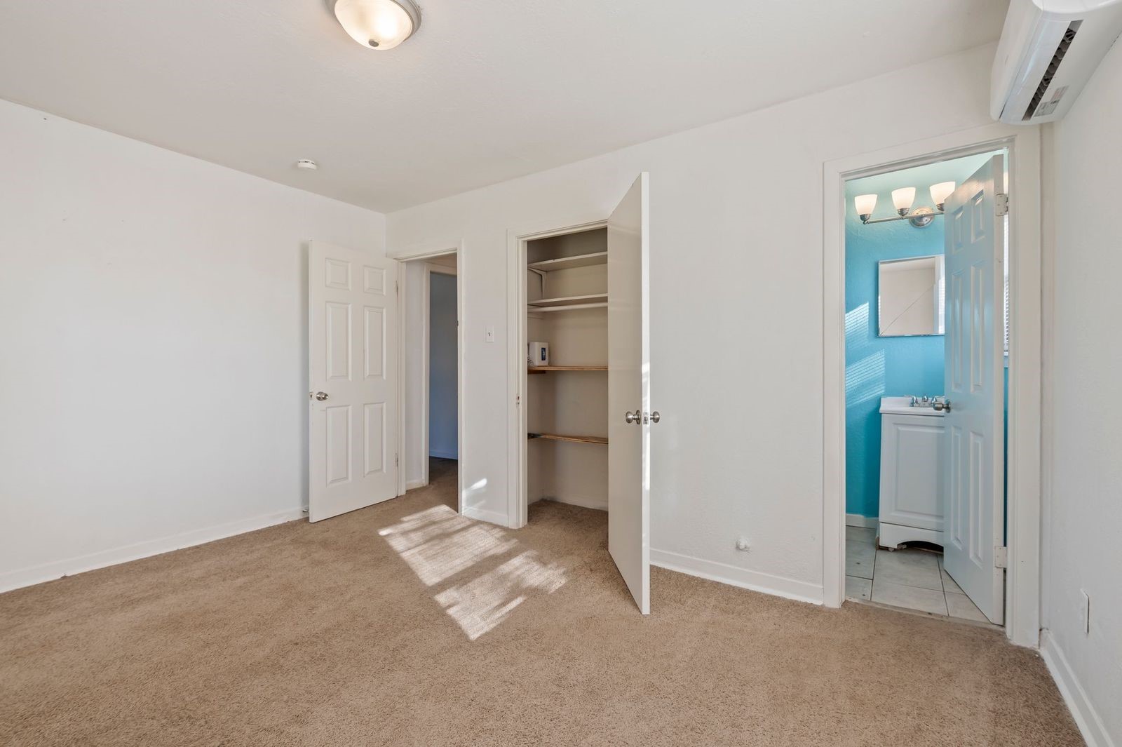 6717 Fairwood Road Hitchcock, TX 77563 - Photo 17 of 20 a view of an empty room